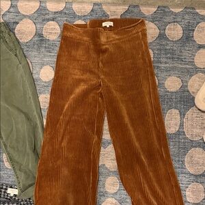 Corduroy Cropped Pants in Brown